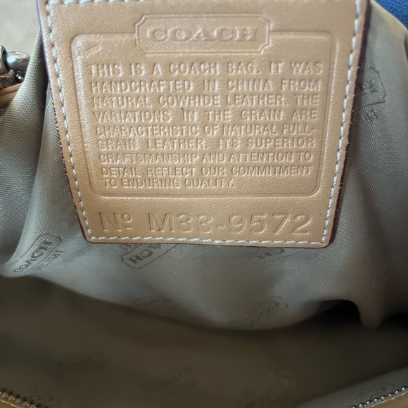 Coach Tan Leather Tote Bag with Structured Design - Picture 5 of 7